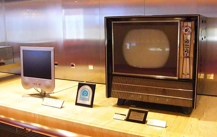 تکامل تلویزیون ال سی دی