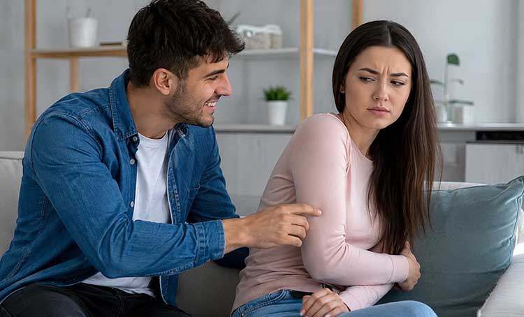 مدام فاصله فیزیکی ایجاد می‌کند